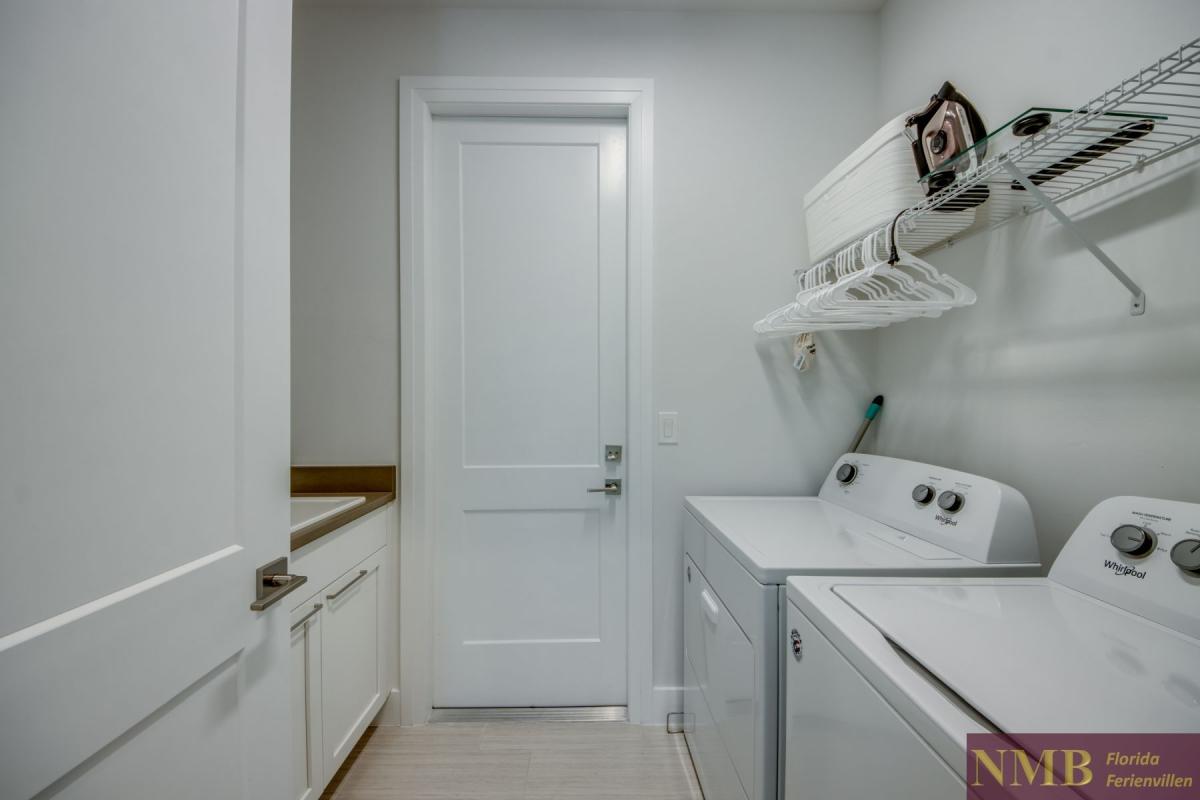 Ferienhaus-Cape-Coral-Sanisbar Breeze_51-Laundry-Room